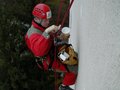 Beseitigung von Spechtlöchern in Fassadendämmung