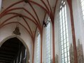 Installation von Stahlseil-Konstruktionen im Gewölbe der Kirche